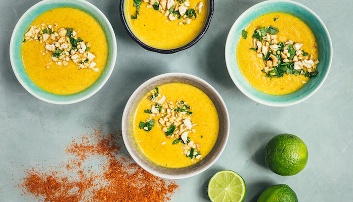 THAI BLOMKÅLSSUPPE MED RØD THAI KARRY